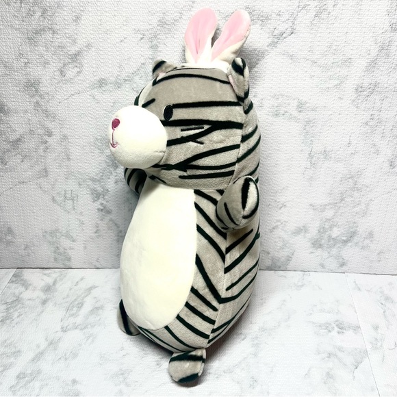 Squishmallow Zaria Cat Hug Mees Plush Gray Striped Cat w/ Easter Bunny Ears. - Picture 4 of 7